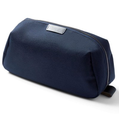 Bellroy Toiletry Plus Navy - Stor necessär